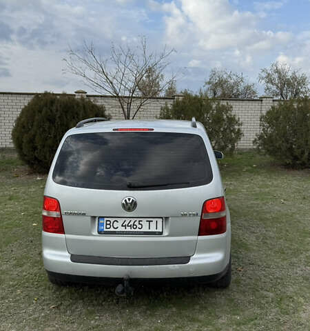 Сірий Фольксваген Туран, об'ємом двигуна 1.6 л та пробігом 344 тис. км за 4600 $, фото 3 на Automoto.ua