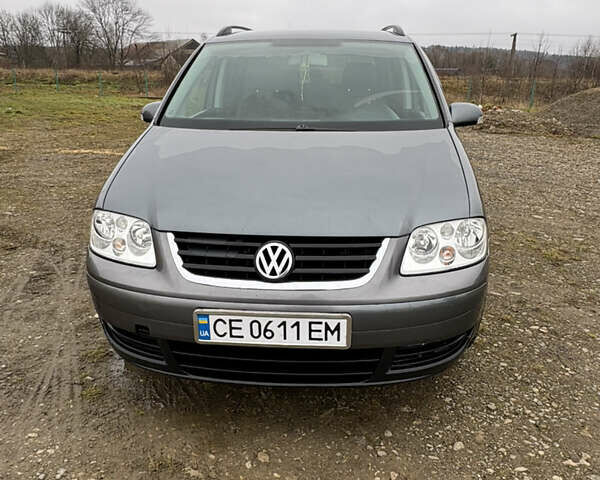 Сірий Фольксваген Туран, об'ємом двигуна 1.9 л та пробігом 290 тис. км за 6150 $, фото 2 на Automoto.ua