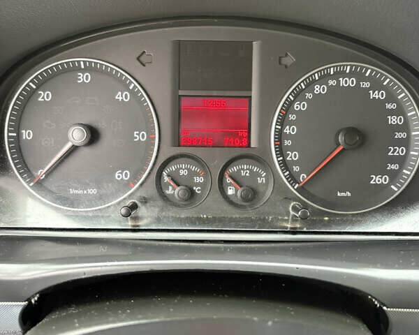 Сірий Фольксваген Туран, об'ємом двигуна 1.9 л та пробігом 290 тис. км за 6150 $, фото 12 на Automoto.ua