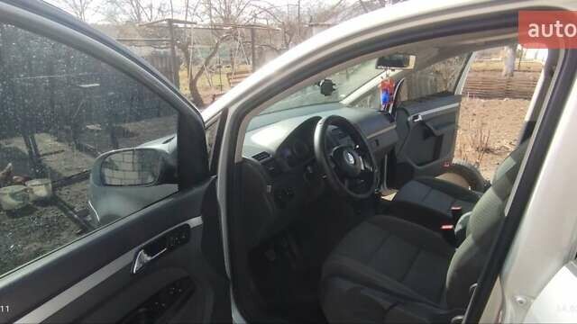 Сірий Фольксваген Туран, об'ємом двигуна 1.6 л та пробігом 261 тис. км за 5200 $, фото 1 на Automoto.ua