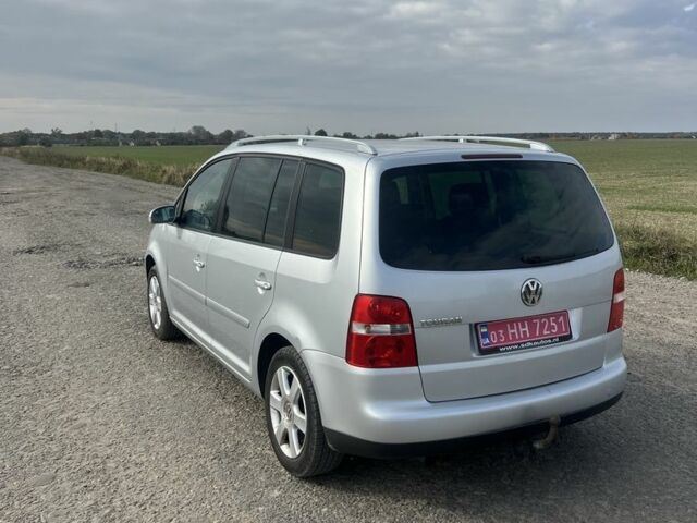 Сірий Фольксваген Туран, об'ємом двигуна 1.6 л та пробігом 275 тис. км за 3850 $, фото 1 на Automoto.ua