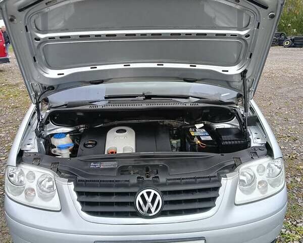 Серый Фольксваген Туран, объемом двигателя 1.6 л и пробегом 237 тыс. км за 4990 $, фото 19 на Automoto.ua