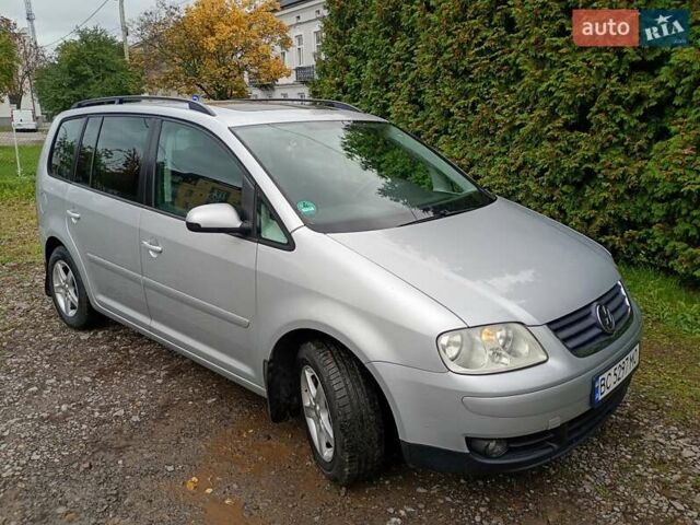 Серый Фольксваген Туран, объемом двигателя 1.6 л и пробегом 146 тыс. км за 4800 $, фото 3 на Automoto.ua