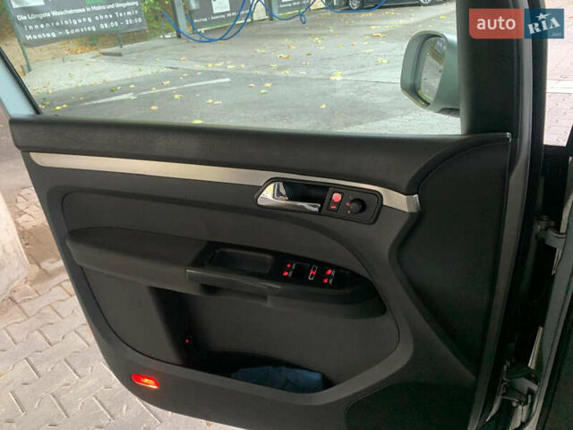 Серый Фольксваген Туран, объемом двигателя 2 л и пробегом 298 тыс. км за 6750 $, фото 13 на Automoto.ua