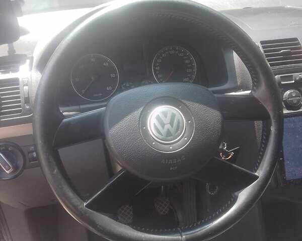 Сірий Фольксваген Туран, об'ємом двигуна 2 л та пробігом 280 тис. км за 7200 $, фото 8 на Automoto.ua