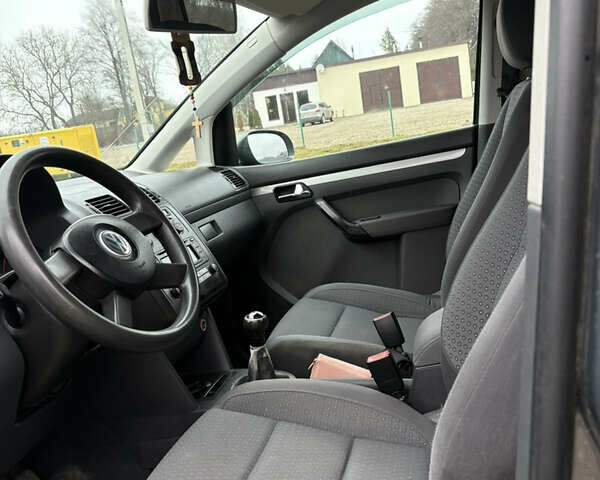 Сірий Фольксваген Туран, об'ємом двигуна 1.9 л та пробігом 290 тис. км за 6150 $, фото 16 на Automoto.ua