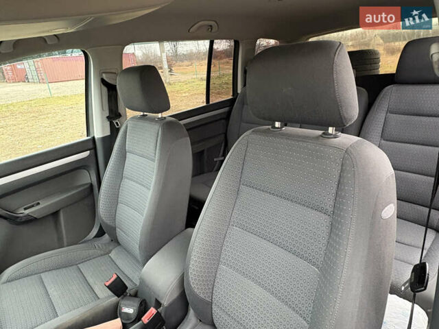 Сірий Фольксваген Туран, об'ємом двигуна 1.9 л та пробігом 290 тис. км за 6150 $, фото 17 на Automoto.ua