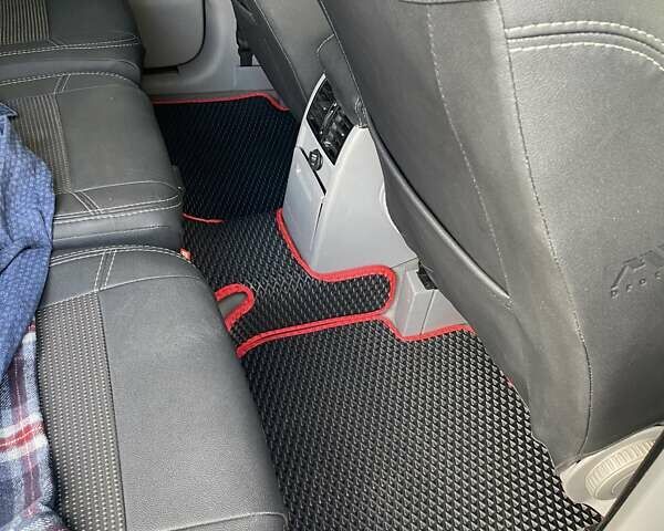 Серый Фольксваген Туран, объемом двигателя 1.6 л и пробегом 270 тыс. км за 5100 $, фото 17 на Automoto.ua