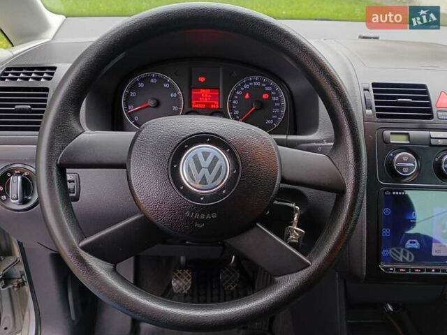 Серый Фольксваген Туран, объемом двигателя 1.6 л и пробегом 146 тыс. км за 4800 $, фото 8 на Automoto.ua