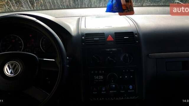 Сірий Фольксваген Туран, об'ємом двигуна 1.6 л та пробігом 261 тис. км за 5200 $, фото 2 на Automoto.ua