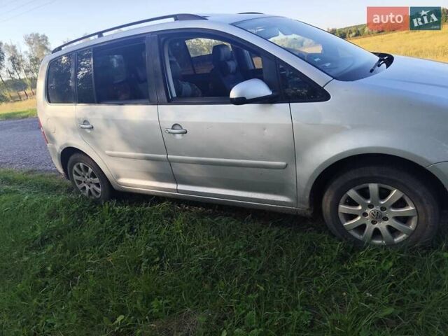 Серый Фольксваген Туран, объемом двигателя 1.6 л и пробегом 295 тыс. км за 5200 $, фото 11 на Automoto.ua