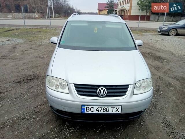 Серый Фольксваген Туран, объемом двигателя 1.9 л и пробегом 325 тыс. км за 5650 $, фото 1 на Automoto.ua