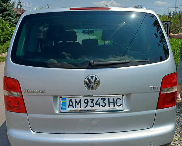 Серый Фольксваген Туран, объемом двигателя 2 л и пробегом 259 тыс. км за 5600 $, фото 20 на Automoto.ua