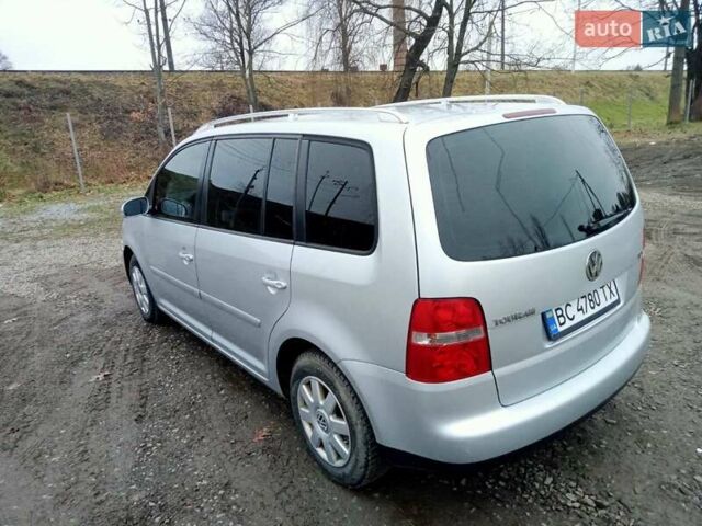 Серый Фольксваген Туран, объемом двигателя 1.9 л и пробегом 325 тыс. км за 5650 $, фото 3 на Automoto.ua