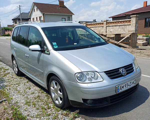 Серый Фольксваген Туран, объемом двигателя 2 л и пробегом 259 тыс. км за 5600 $, фото 26 на Automoto.ua