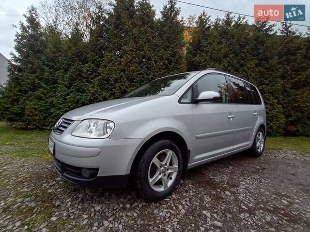 Серый Фольксваген Туран, объемом двигателя 1.6 л и пробегом 146 тыс. км за 4800 $, фото 5 на Automoto.ua