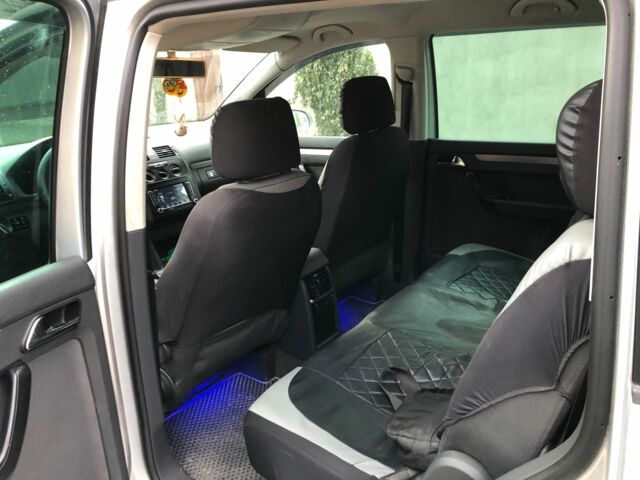 Серый Фольксваген Туран, объемом двигателя 2 л и пробегом 380 тыс. км за 5700 $, фото 6 на Automoto.ua