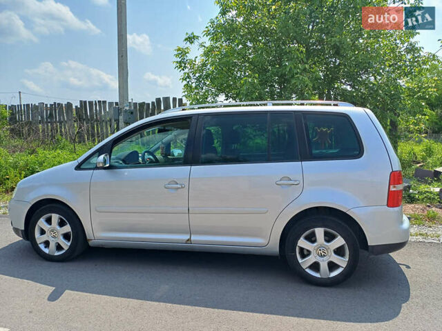 Серый Фольксваген Туран, объемом двигателя 2 л и пробегом 259 тыс. км за 5600 $, фото 27 на Automoto.ua