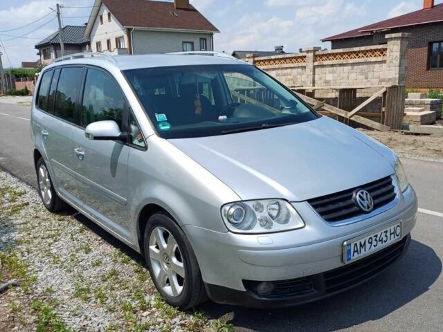 Серый Фольксваген Туран, объемом двигателя 2 л и пробегом 260 тыс. км за 5400 $, фото 7 на Automoto.ua