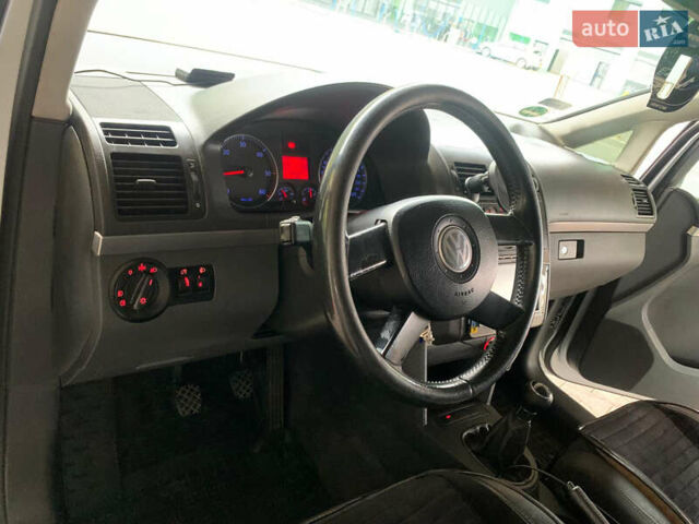 Серый Фольксваген Туран, объемом двигателя 2 л и пробегом 298 тыс. км за 6750 $, фото 14 на Automoto.ua