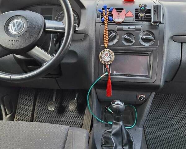 Сірий Фольксваген Туран, об'ємом двигуна 1.98 л та пробігом 294 тис. км за 5500 $, фото 11 на Automoto.ua