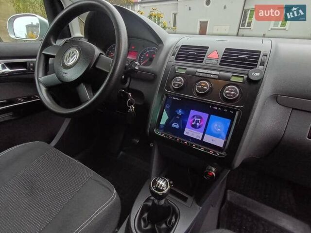 Серый Фольксваген Туран, объемом двигателя 1.6 л и пробегом 146 тыс. км за 4800 $, фото 13 на Automoto.ua