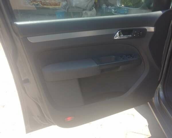 Сірий Фольксваген Туран, об'ємом двигуна 2 л та пробігом 280 тис. км за 7200 $, фото 9 на Automoto.ua