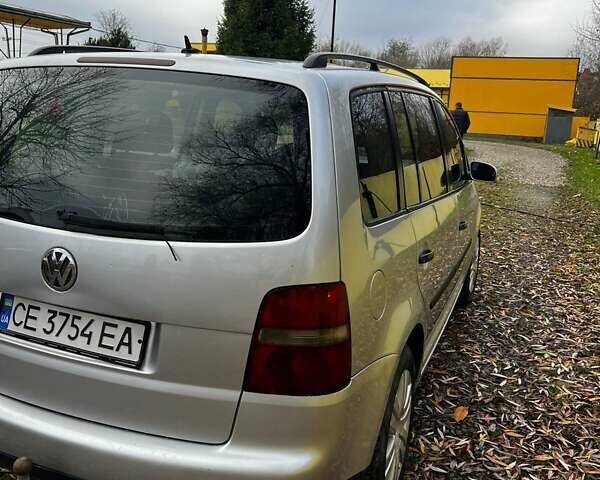 Серый Фольксваген Туран, объемом двигателя 1.9 л и пробегом 400 тыс. км за 5500 $, фото 7 на Automoto.ua