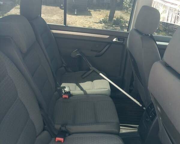 Сірий Фольксваген Туран, об'ємом двигуна 1.6 л та пробігом 270 тис. км за 6500 $, фото 3 на Automoto.ua