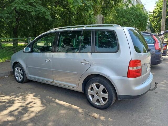 Серый Фольксваген Туран, объемом двигателя 2 л и пробегом 260 тыс. км за 5400 $, фото 12 на Automoto.ua