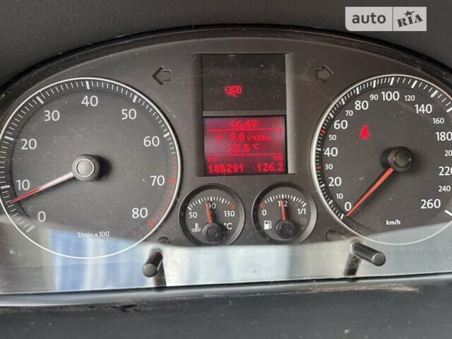 Серый Фольксваген Туран, объемом двигателя 1.6 л и пробегом 185 тыс. км за 5999 $, фото 35 на Automoto.ua