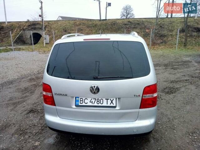 Серый Фольксваген Туран, объемом двигателя 1.9 л и пробегом 325 тыс. км за 5650 $, фото 5 на Automoto.ua
