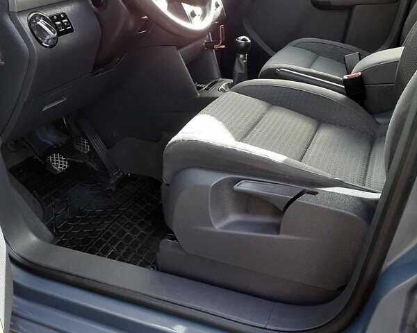 Сірий Фольксваген Туран, об'ємом двигуна 1.6 л та пробігом 256 тис. км за 5222 $, фото 13 на Automoto.ua