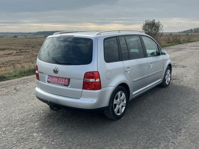 Сірий Фольксваген Туран, об'ємом двигуна 1.6 л та пробігом 275 тис. км за 3850 $, фото 2 на Automoto.ua