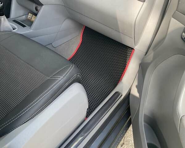 Серый Фольксваген Туран, объемом двигателя 1.6 л и пробегом 270 тыс. км за 5100 $, фото 16 на Automoto.ua