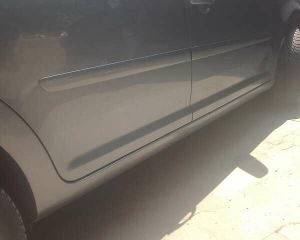 Сірий Фольксваген Туран, об'ємом двигуна 2 л та пробігом 280 тис. км за 7200 $, фото 4 на Automoto.ua