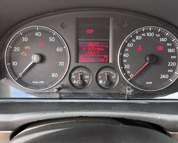 Серый Фольксваген Туран, объемом двигателя 1.6 л и пробегом 185 тыс. км за 5999 $, фото 34 на Automoto.ua