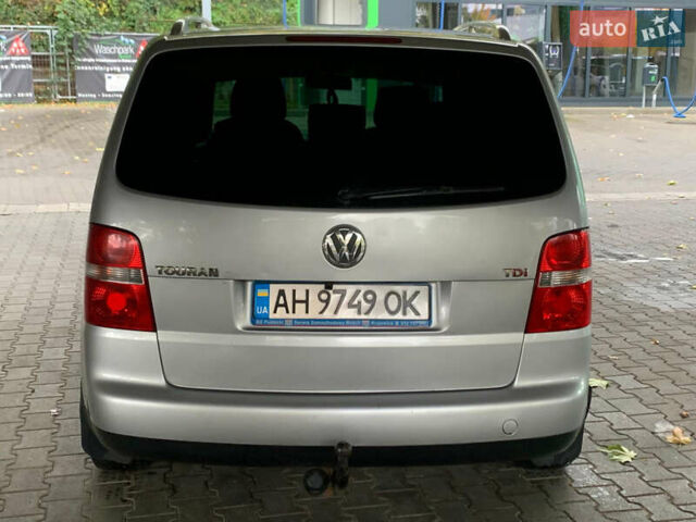 Серый Фольксваген Туран, объемом двигателя 2 л и пробегом 298 тыс. км за 6750 $, фото 6 на Automoto.ua
