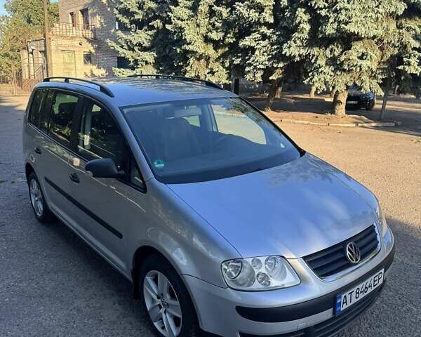 Сірий Фольксваген Туран, об'ємом двигуна 1.6 л та пробігом 221 тис. км за 5900 $, фото 2 на Automoto.ua