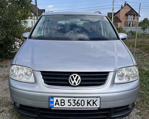 Серый Фольксваген Туран, объемом двигателя 1.6 л и пробегом 185 тыс. км за 5999 $, фото 2 на Automoto.ua