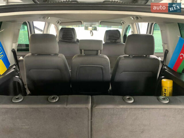 Серый Фольксваген Туран, объемом двигателя 2 л и пробегом 298 тыс. км за 6750 $, фото 17 на Automoto.ua