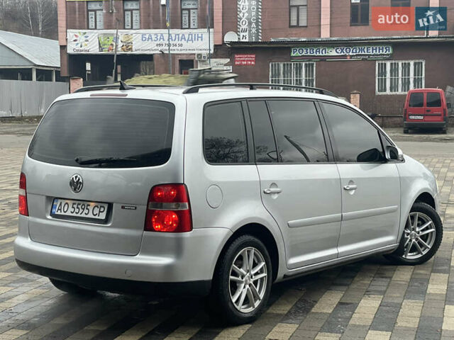 Серый Фольксваген Туран, объемом двигателя 1.9 л и пробегом 290 тыс. км за 4600 $, фото 5 на Automoto.ua