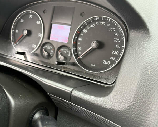 Сірий Фольксваген Туран, об'ємом двигуна 1.9 л та пробігом 290 тис. км за 6150 $, фото 13 на Automoto.ua