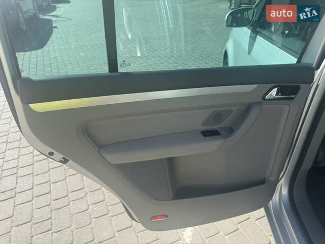 Серый Фольксваген Туран, объемом двигателя 1.6 л и пробегом 187 тыс. км за 7100 $, фото 16 на Automoto.ua