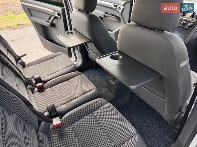 Серый Фольксваген Туран, объемом двигателя 1.6 л и пробегом 171 тыс. км за 6250 $, фото 48 на Automoto.ua