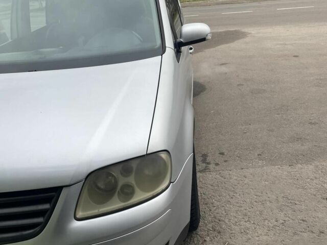 Сірий Фольксваген Туран, об'ємом двигуна 1.9 л та пробігом 330 тис. км за 2300 $, фото 1 на Automoto.ua