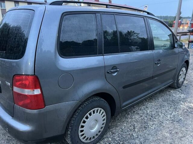 Серый Фольксваген Туран, объемом двигателя 1.9 л и пробегом 1 тыс. км за 2200 $, фото 5 на Automoto.ua