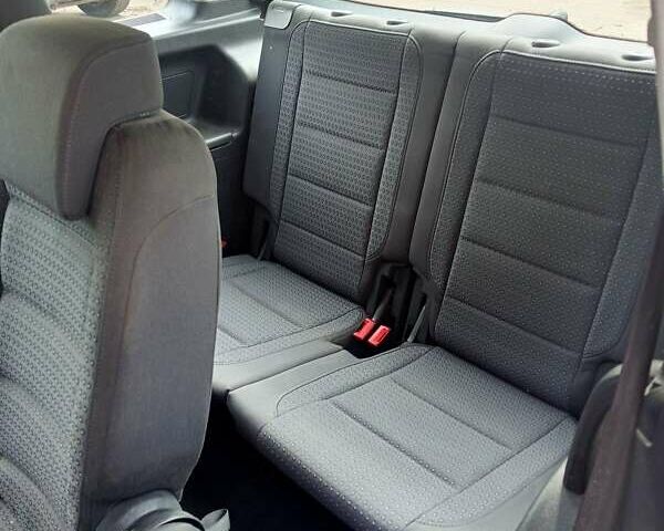 Сірий Фольксваген Туран, об'ємом двигуна 1.98 л та пробігом 196 тис. км за 5990 $, фото 9 на Automoto.ua