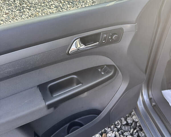 Серый Фольксваген Туран, объемом двигателя 0 л и пробегом 250 тыс. км за 5500 $, фото 15 на Automoto.ua