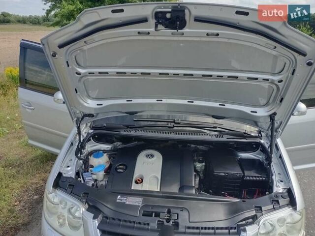 Серый Фольксваген Туран, объемом двигателя 1.6 л и пробегом 171 тыс. км за 6250 $, фото 45 на Automoto.ua